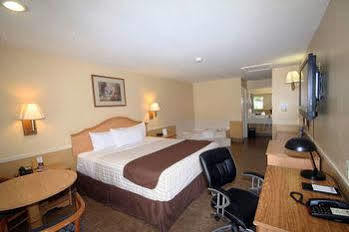 Executive Edinburg